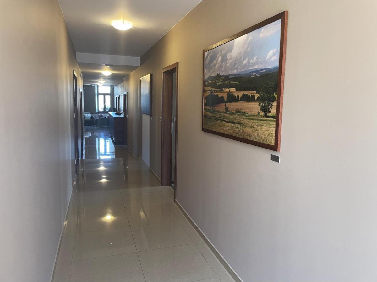 Hotel U Kvapilu Mnichovo Hradiště Exterior foto
